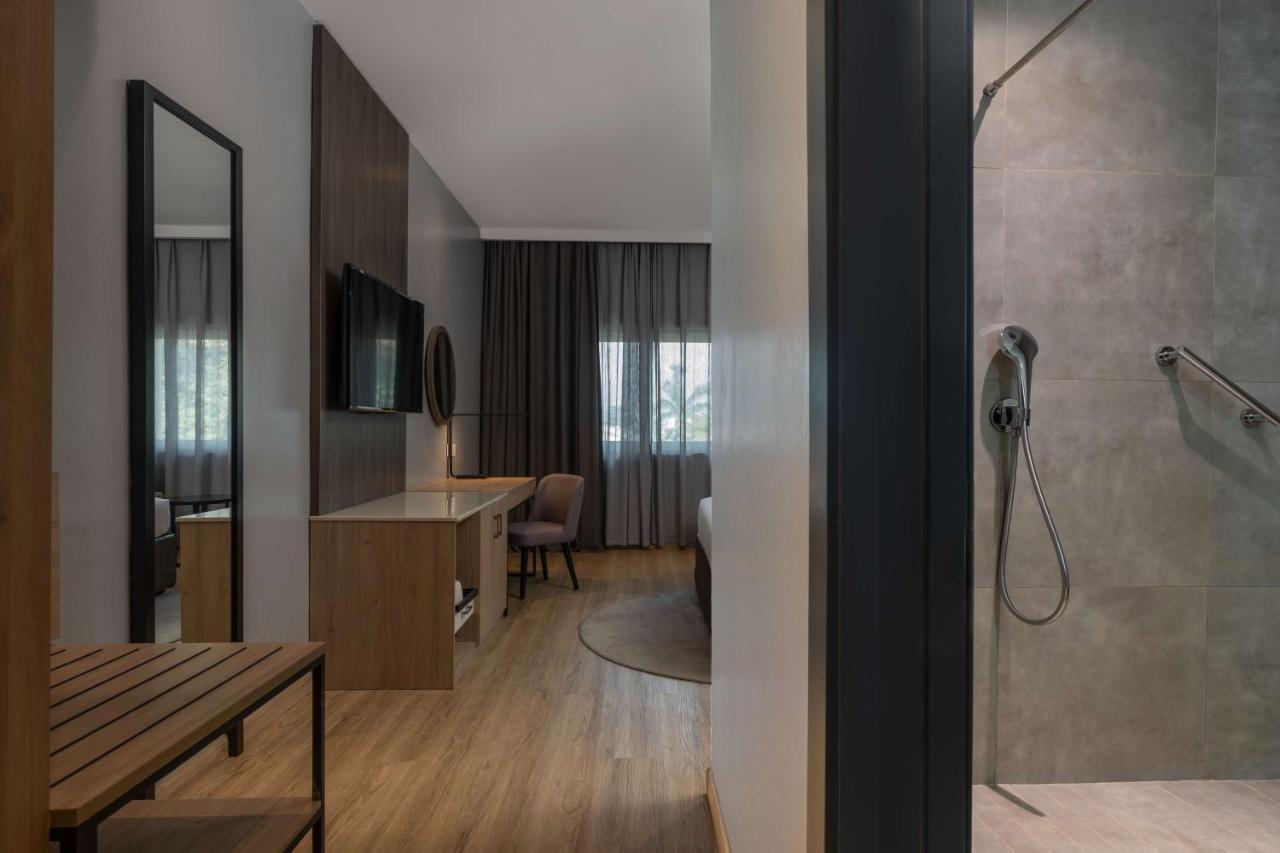 Standard Room,1393214225:JPEG