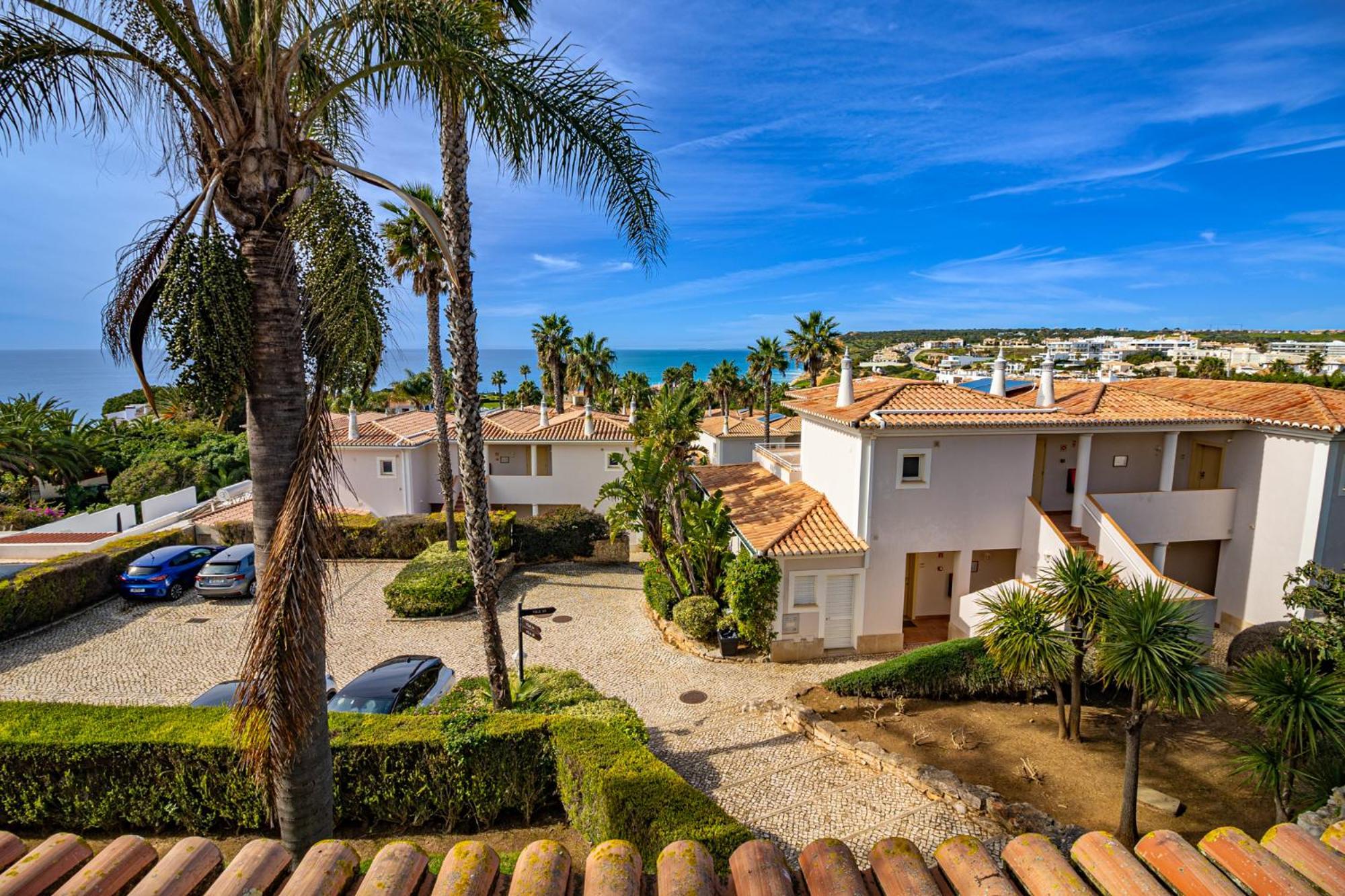 One-Bedroom Apartment with Sea View,1011762490:JPEG