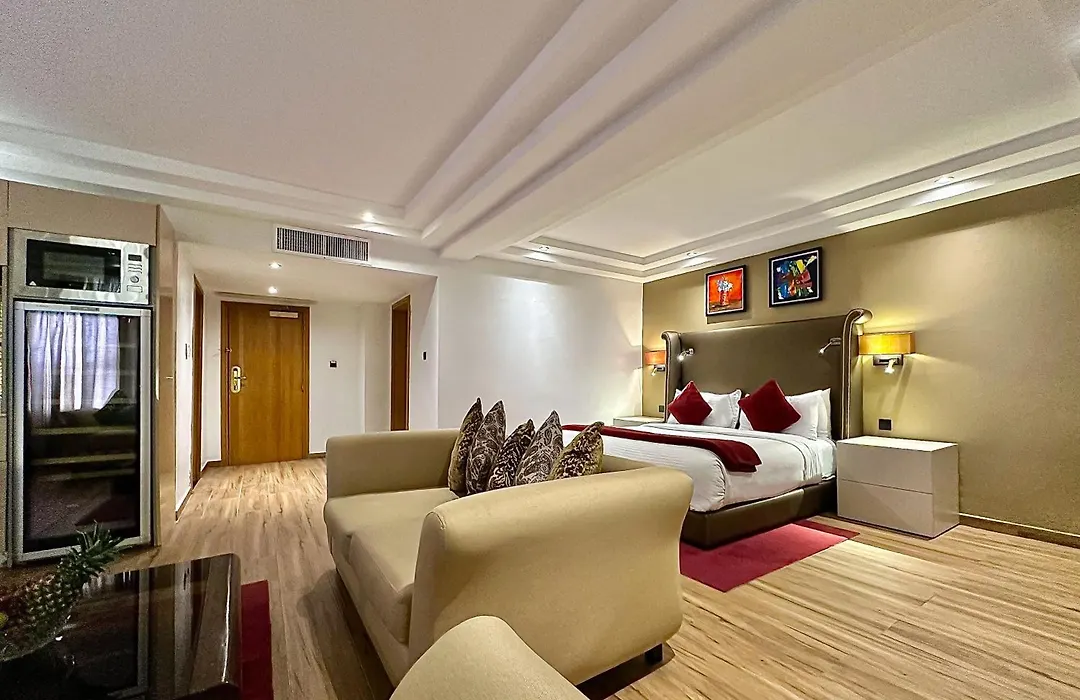 Victoria Crown Plaza Hotel-1